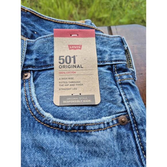 NWT Levis Premium 501 PATCH Straight Jeans 25x30 Womens Button Fly Distress $79 - Picture 5 of 9